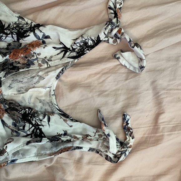 Floral romper - Picture 2 of 2